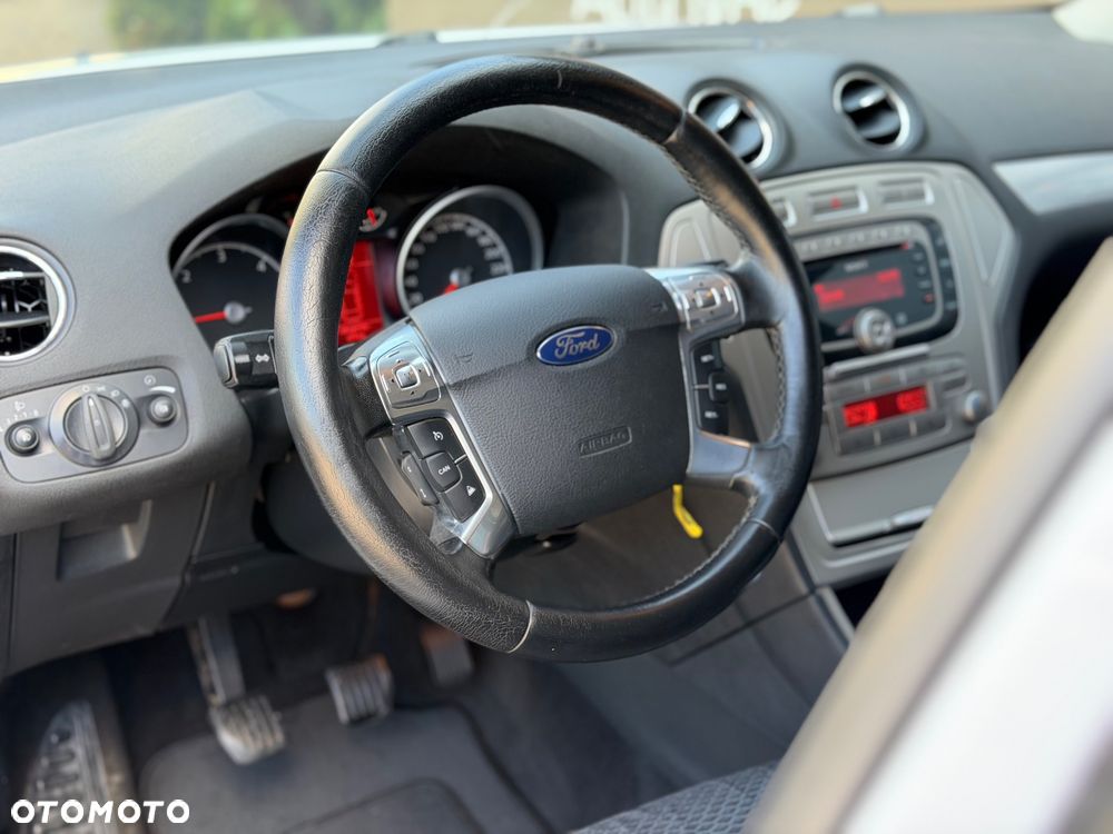 Ford Mondeo - 16