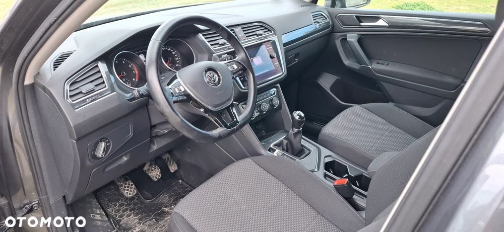 Volkswagen Tiguan - 11