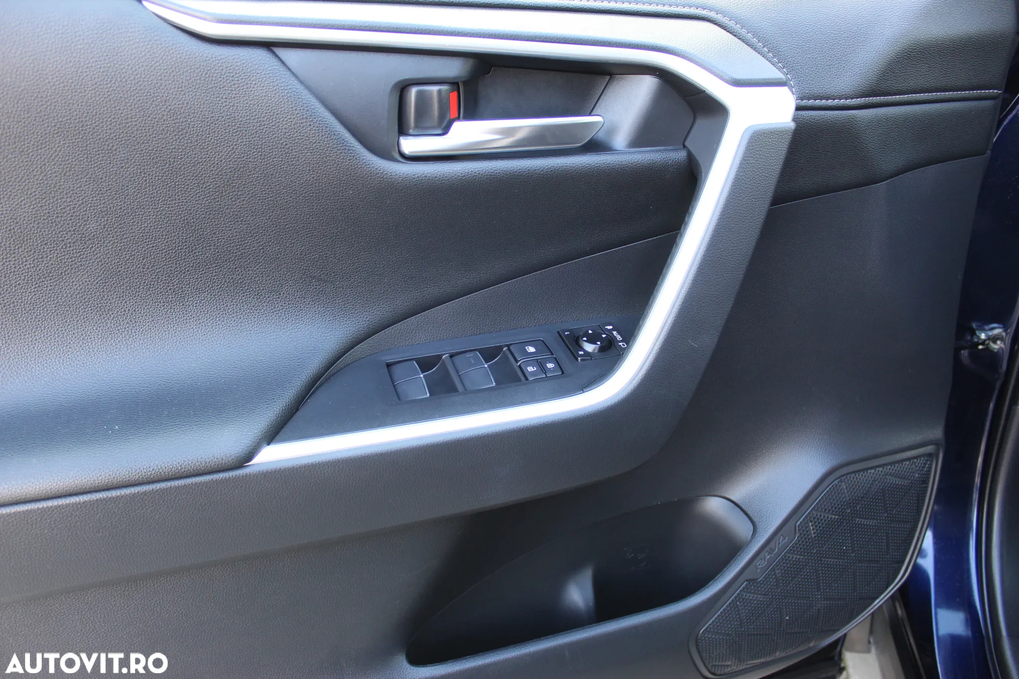 Toyota RAV4 - 9