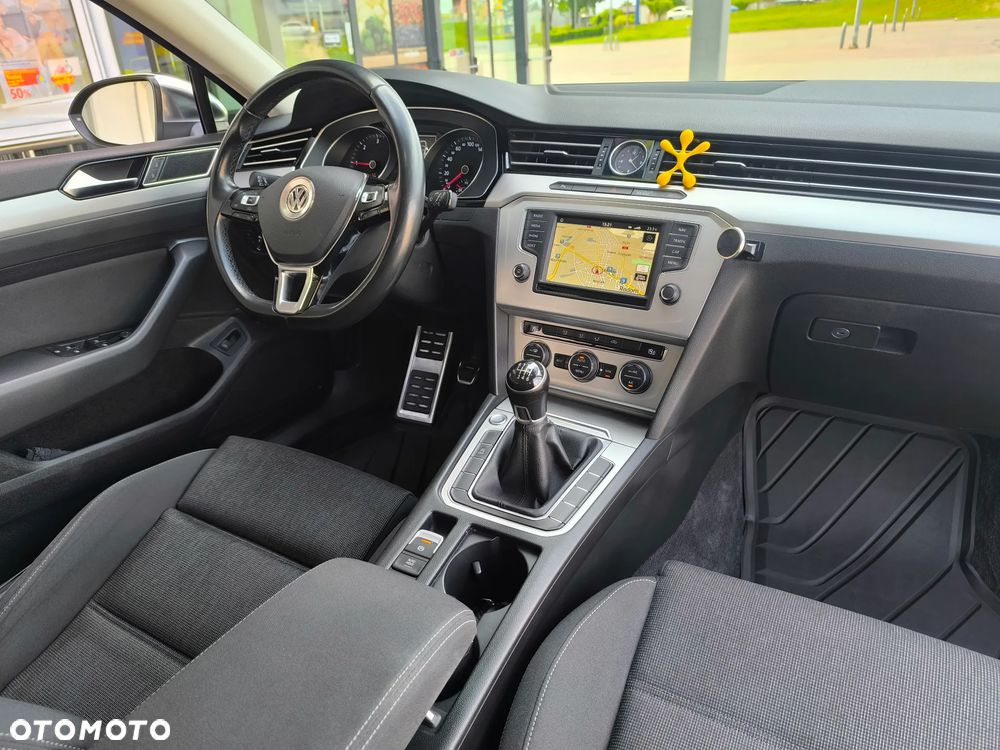 Volkswagen Passat 1.6 TDI (BlueMotion Technology) Comfortline - 27