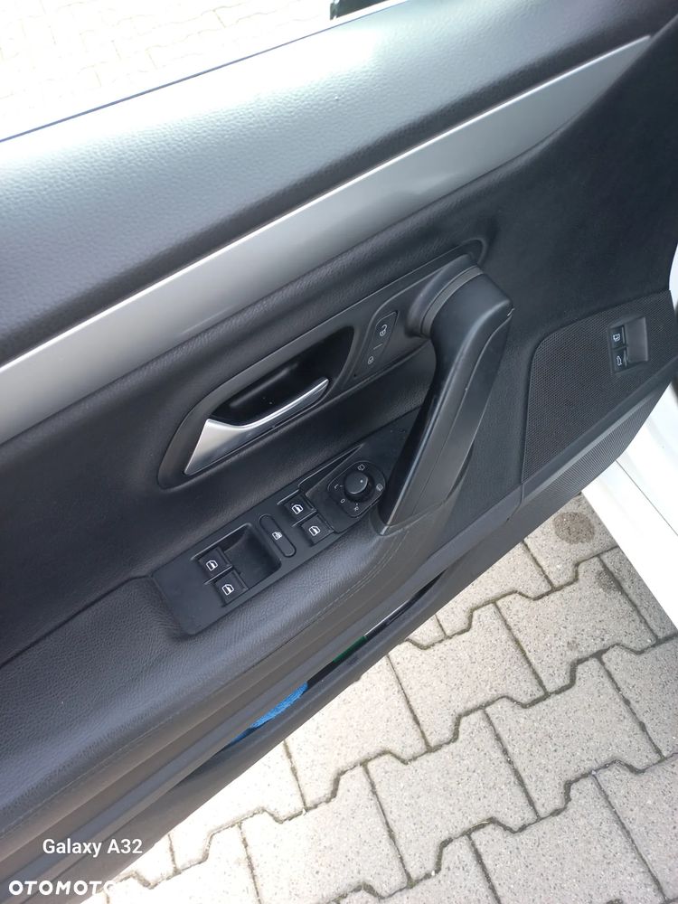 Volkswagen Passat CC - 20