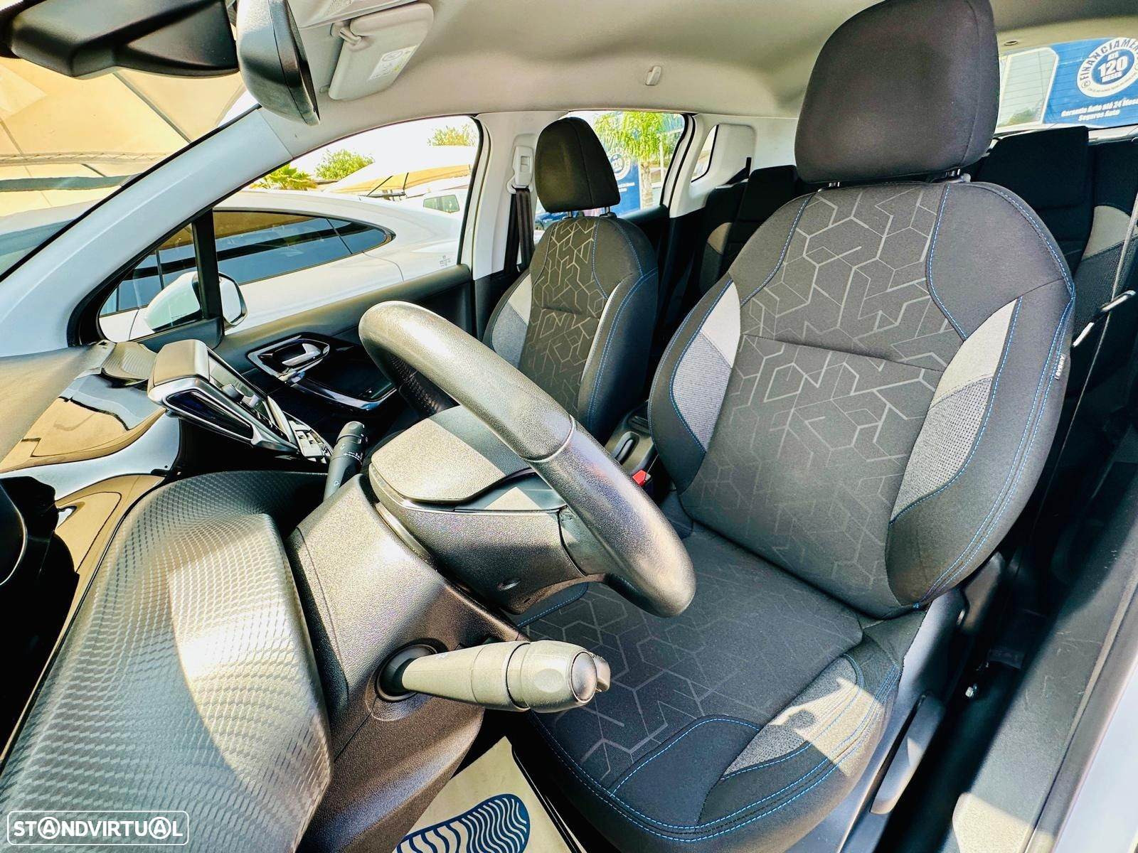 Peugeot 2008 1.2 PureTech Signature - 10