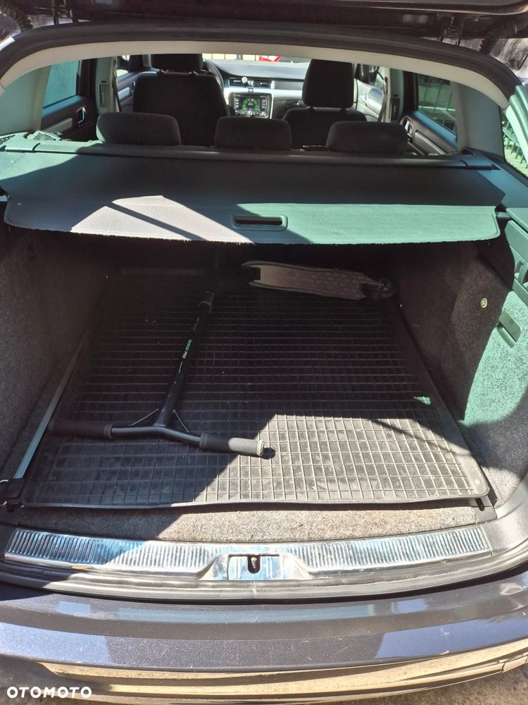 Skoda Superb 2.0 TDI Ambition DSG - 14