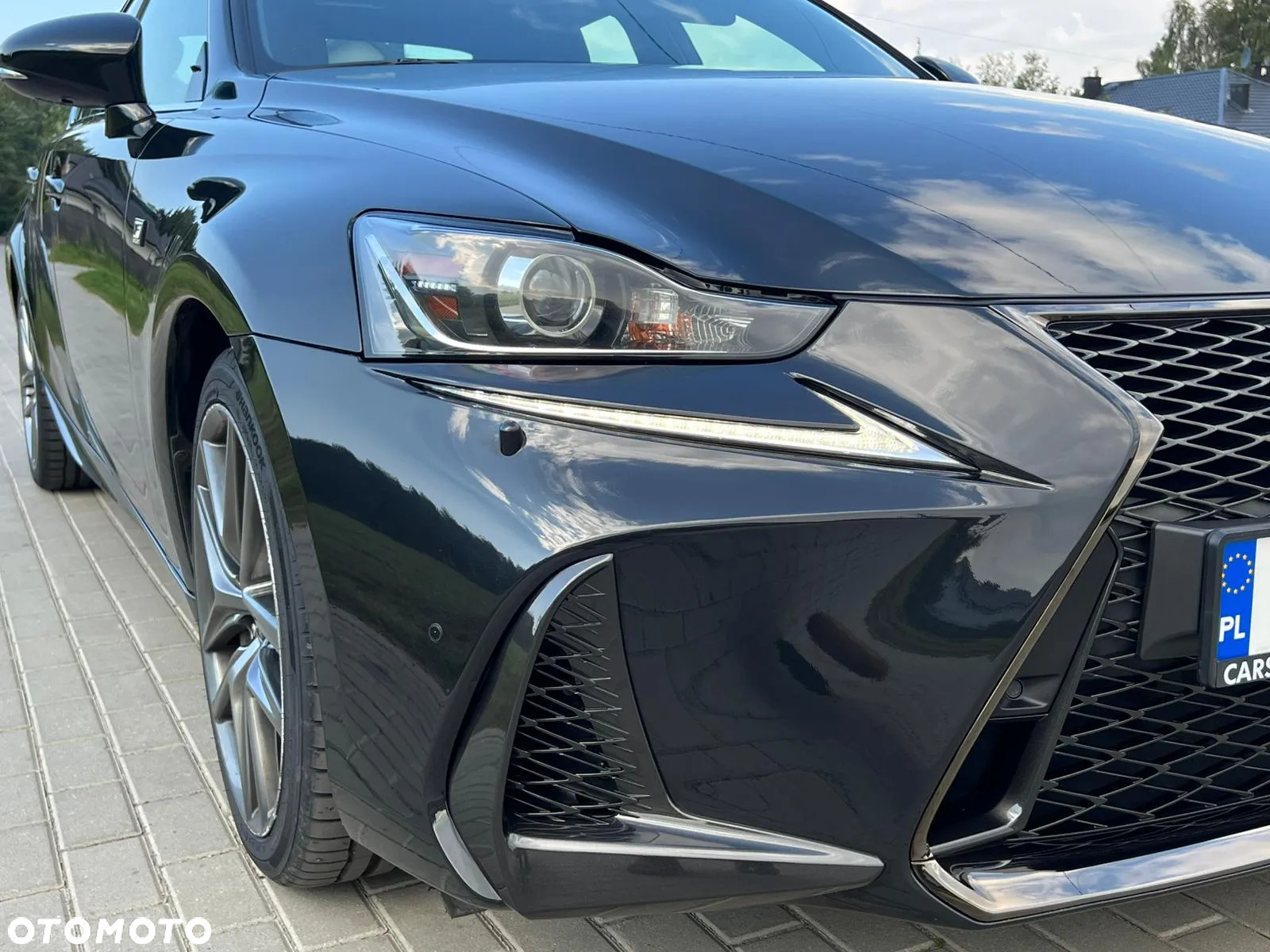 Lexus IS 200t / 300 F Sport - 25