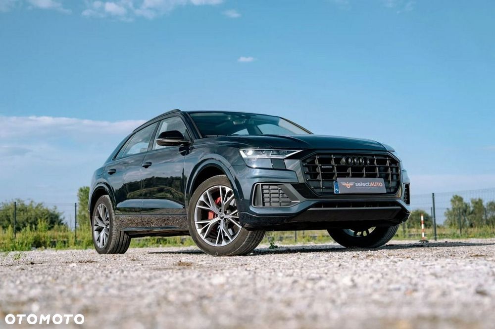 Audi Q8 - 12