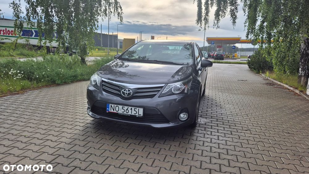 Toyota Avensis 2.0 D-4D Premium - 9