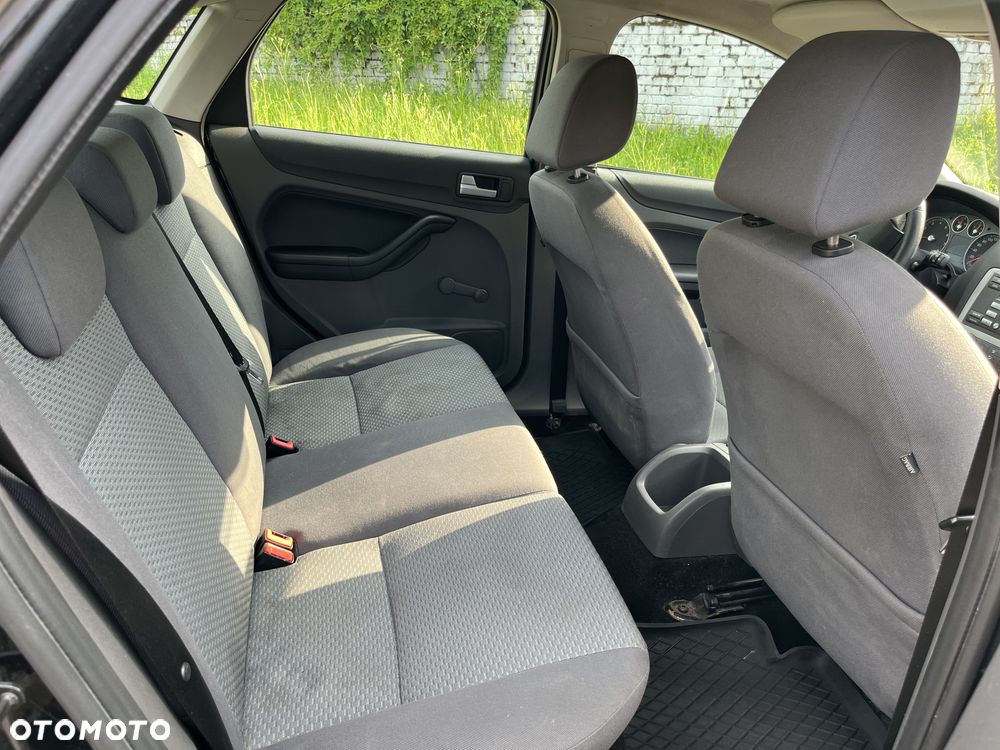 Ford Focus 1.6 Ambiente - 8