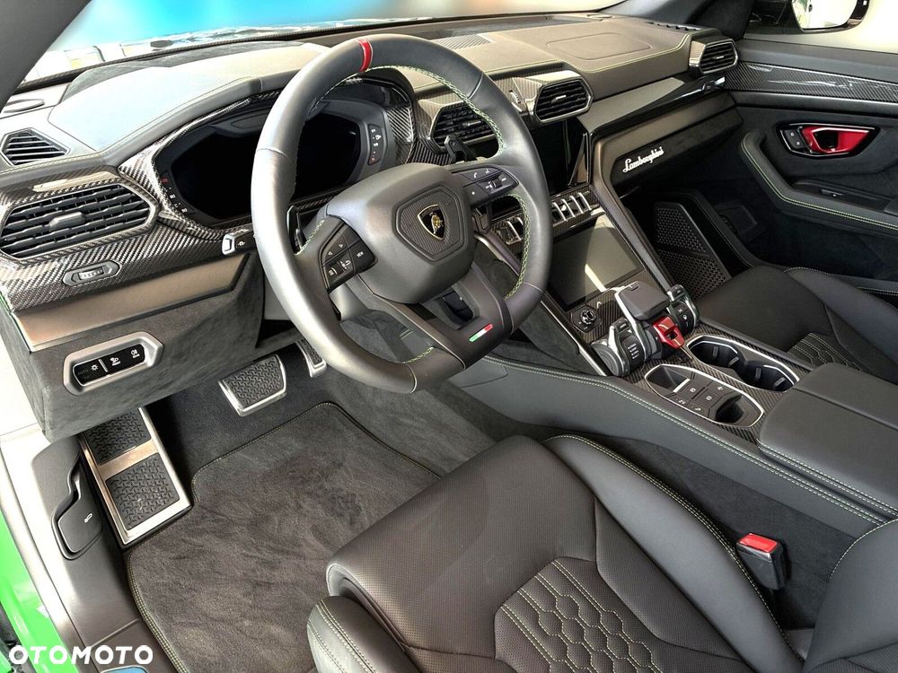 Lamborghini Urus - 10