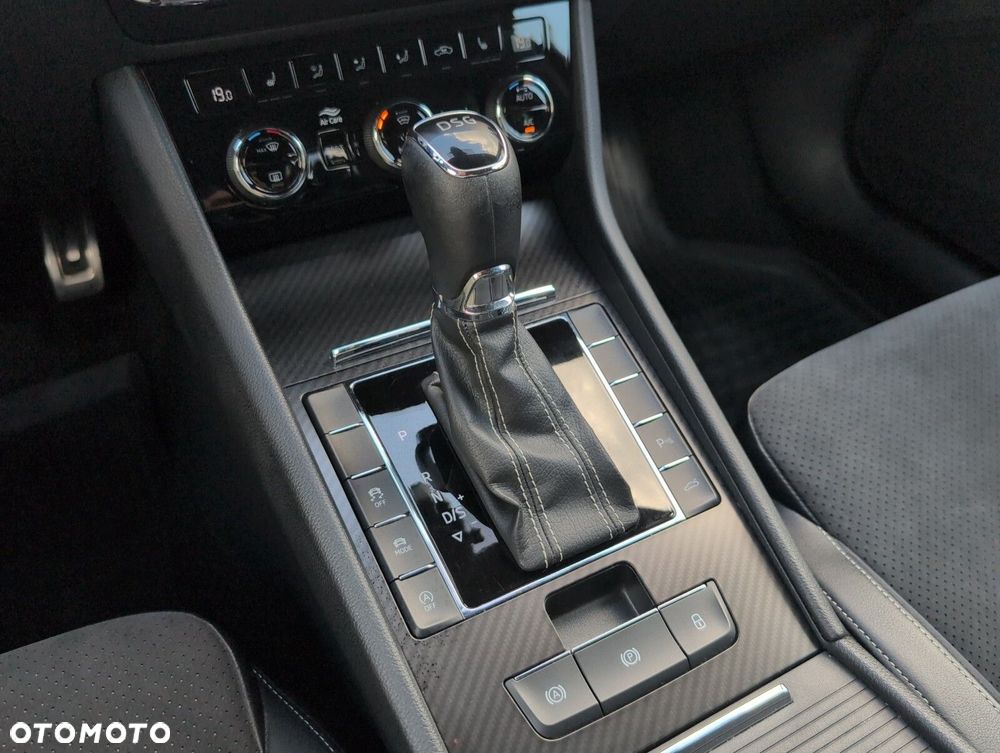 Skoda Superb 2.0 TDI SCR Sportline DSG - 38