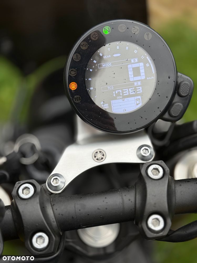 Yamaha XSR - 10
