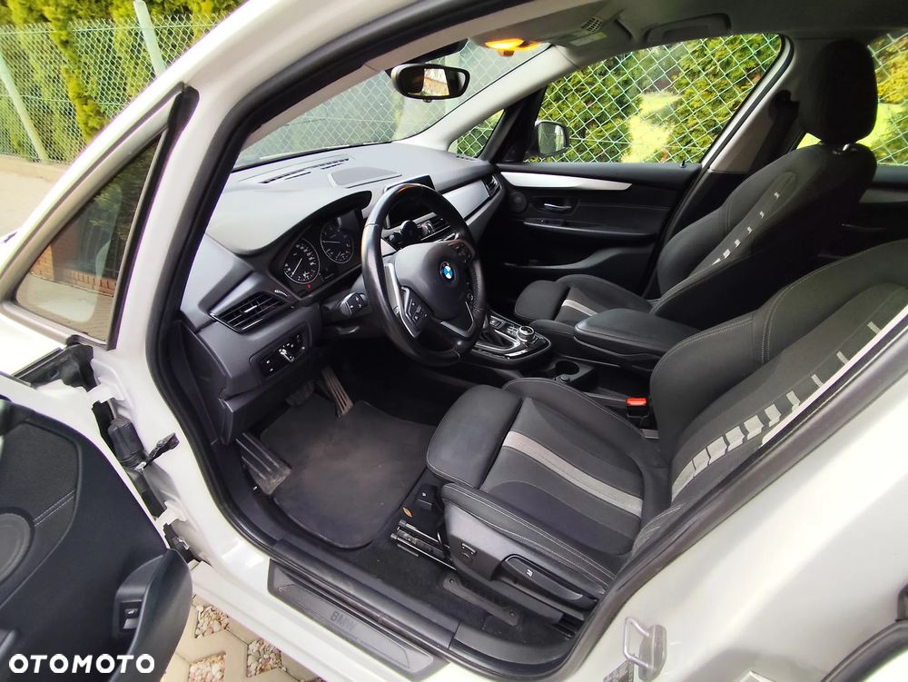 BMW Seria 2 216d - 9
