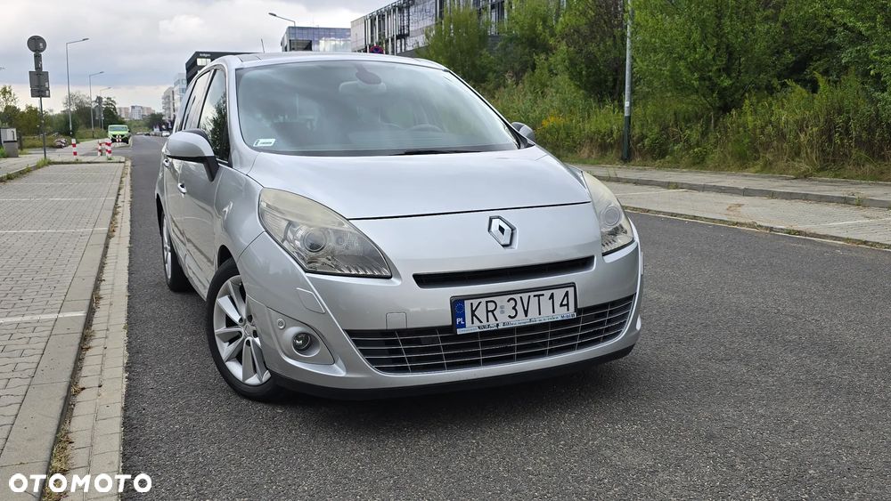 Renault Grand Scenic - 8