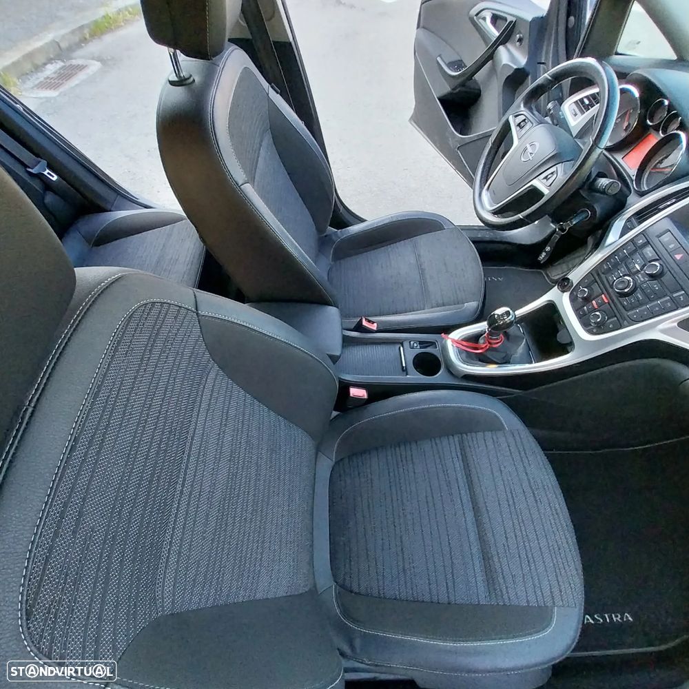 Opel Astra Sports Tourer 1.6 CDTi Executive S/S - 25