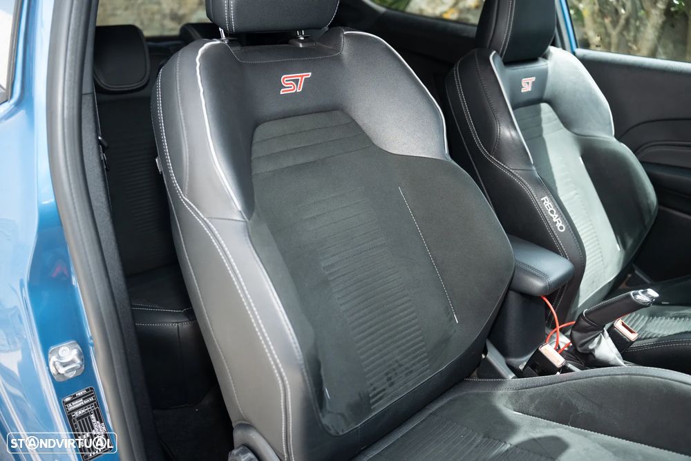 Ford Fiesta 1.5 EcoBoost S&S ST X - 37
