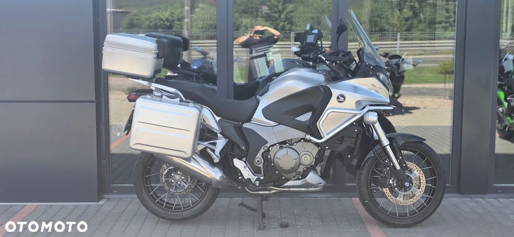 Honda VFR - 2