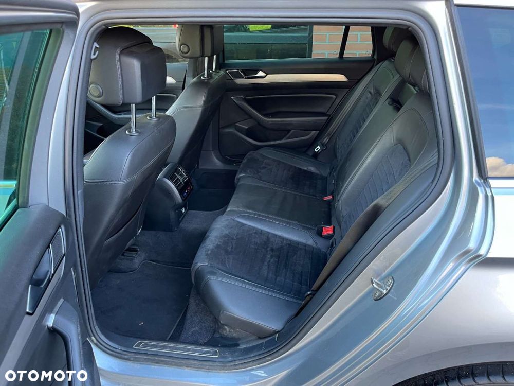 Volkswagen Passat - 30