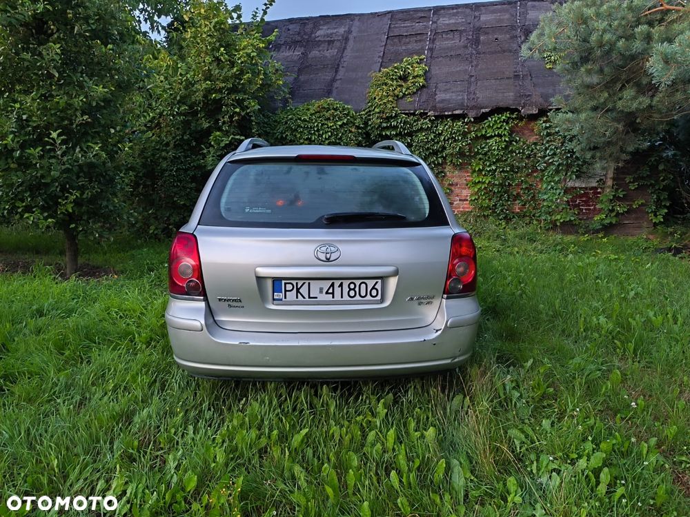 Toyota Avensis - 4