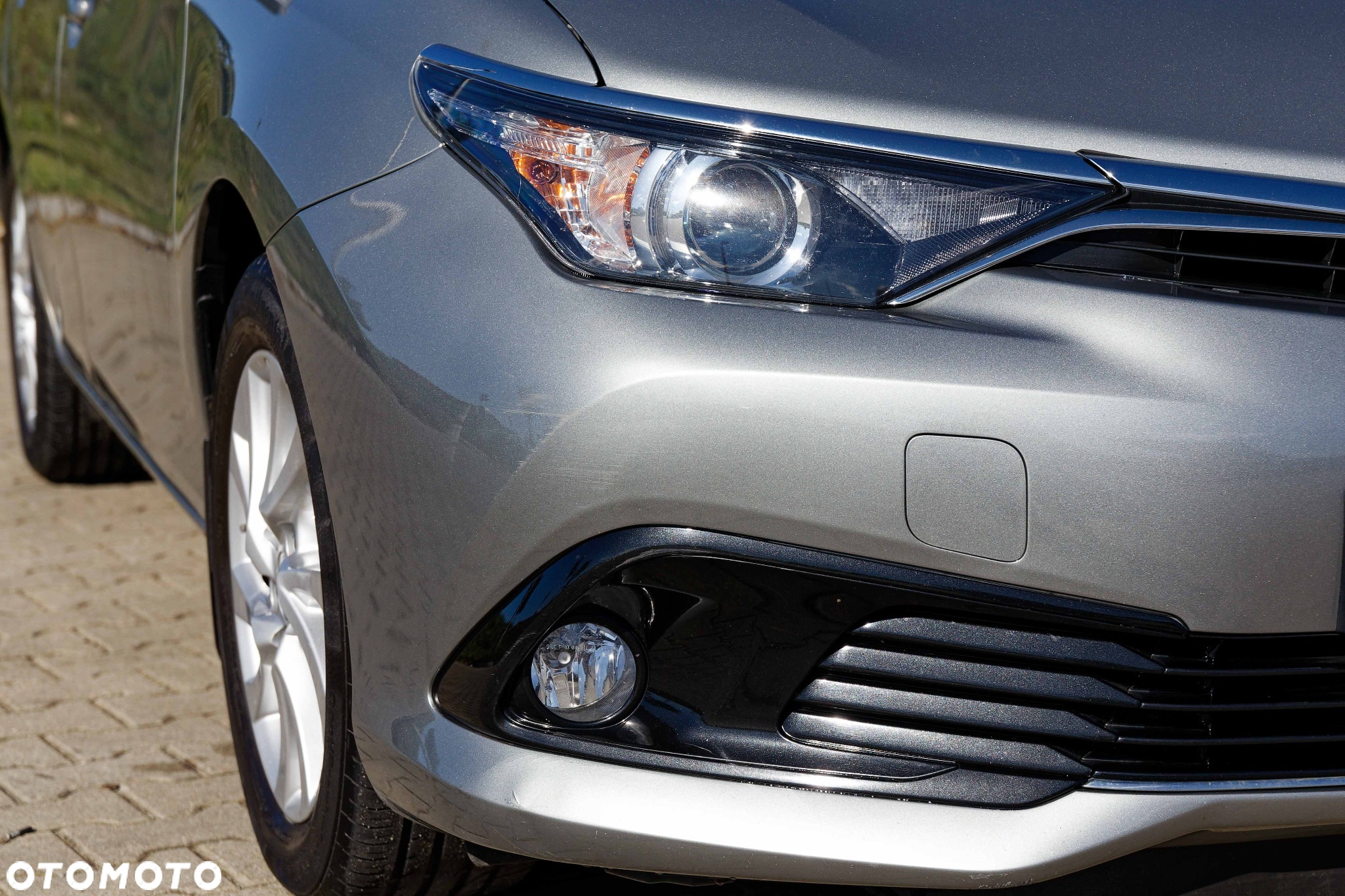 Toyota Auris 1.6 Premium - 14