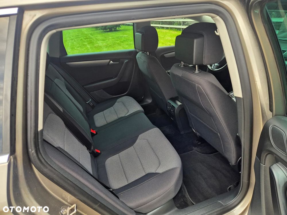 Volkswagen Passat 2.0 TDI DSG BlueMotion Technology Highline - 40