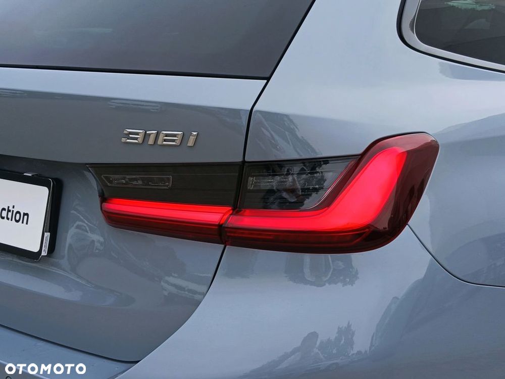 BMW Seria 3 318i M Sport - 12