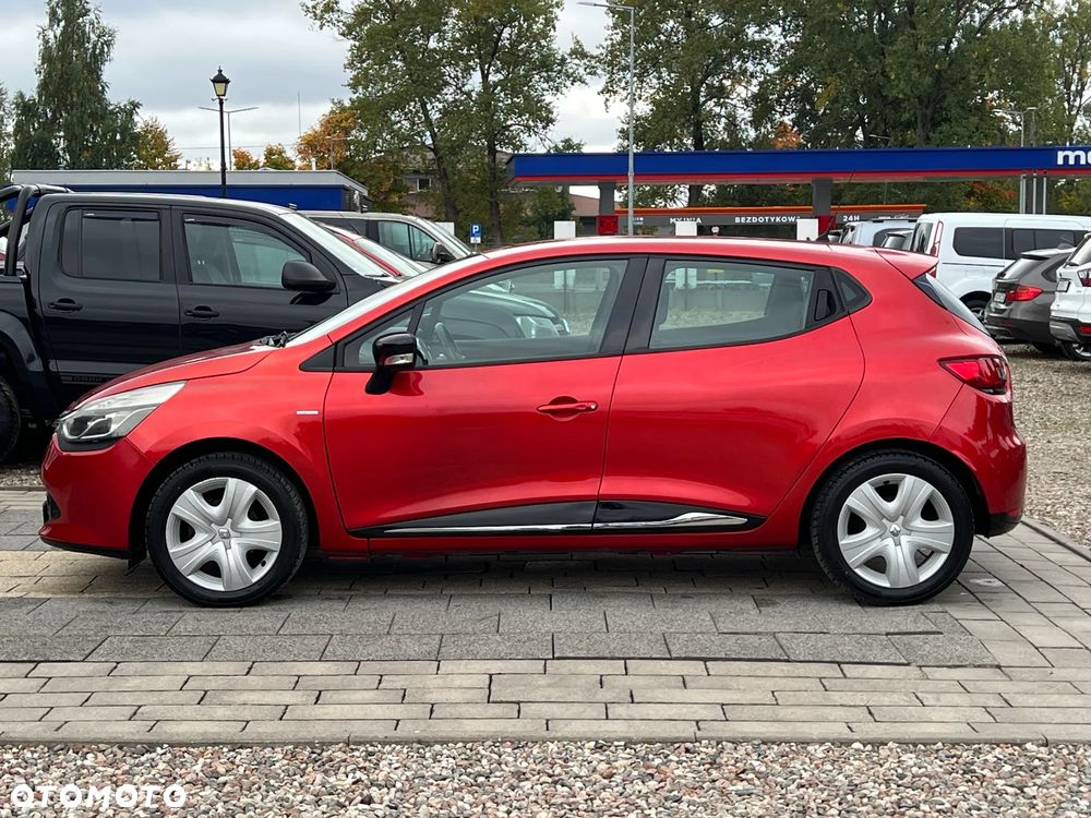 Renault Clio 1.2 16V 75 Life - 13