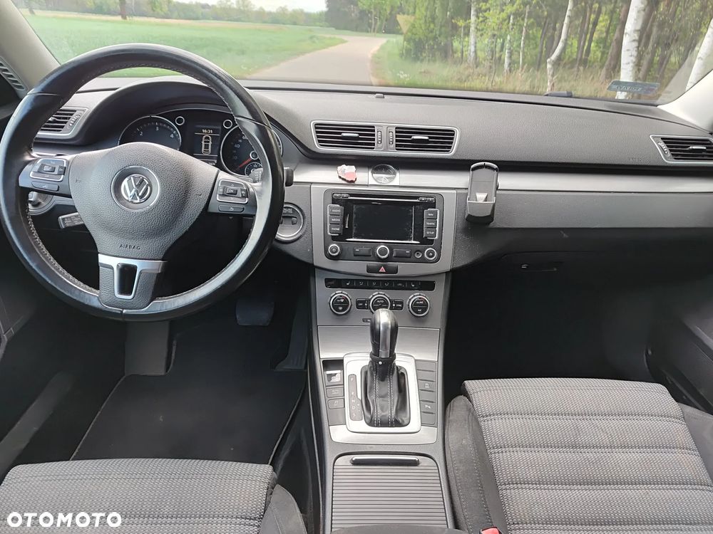 Volkswagen Passat 2.0 TDI Comfortline DSG - 18