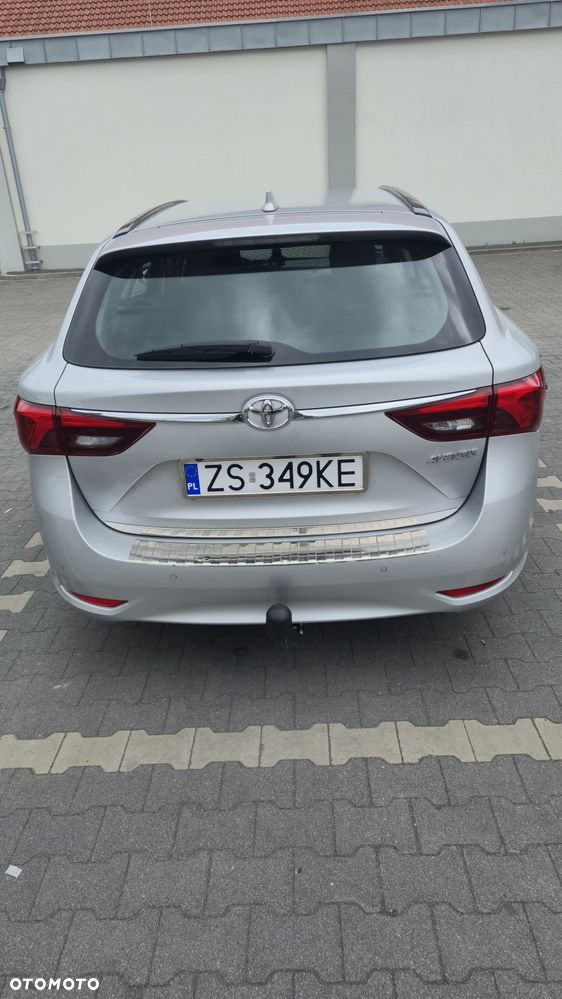 Toyota Avensis 1.8 Premium - 3