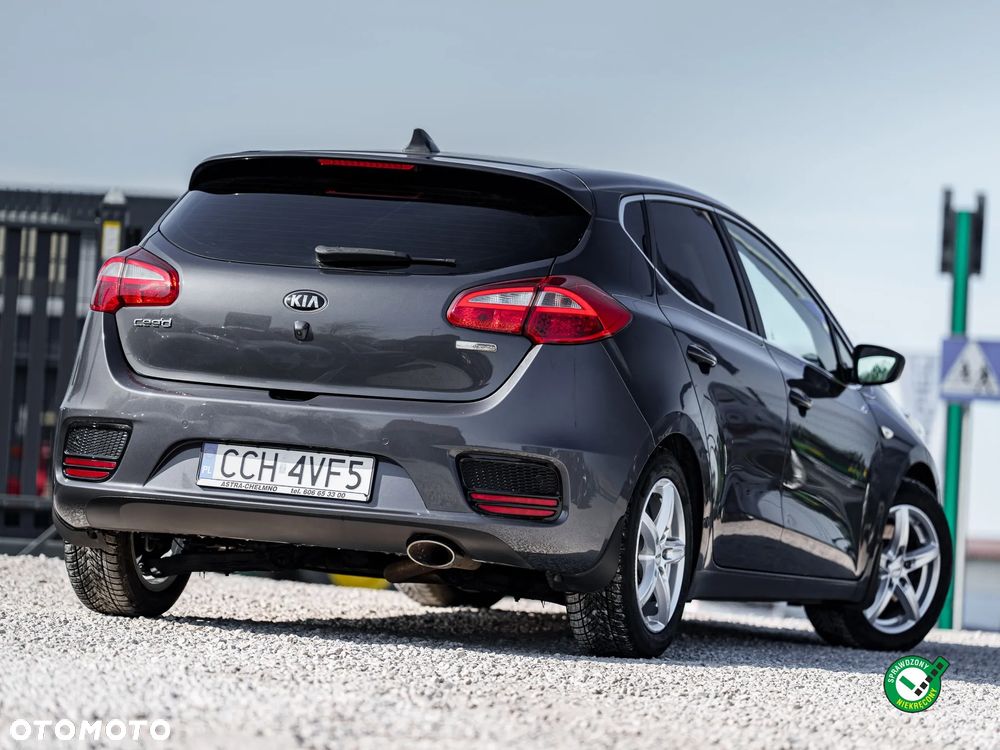 Kia Ceed 1.6 CRDi 136 ISG Spirit - 4