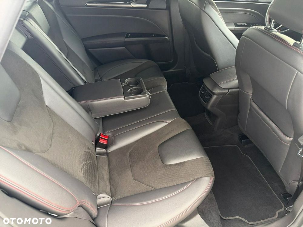 Ford Mondeo - 26
