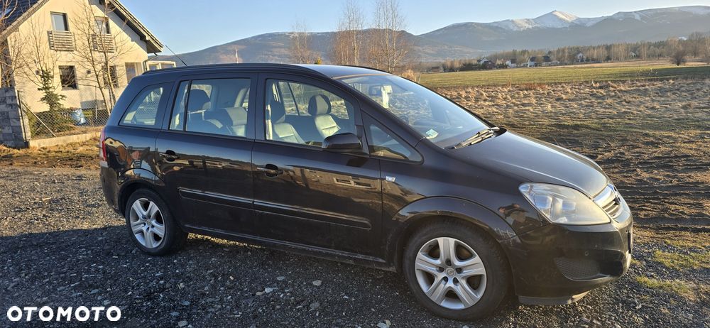 Opel Zafira - 1