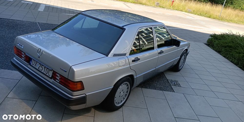 Mercedes-Benz W201 (190) - 6