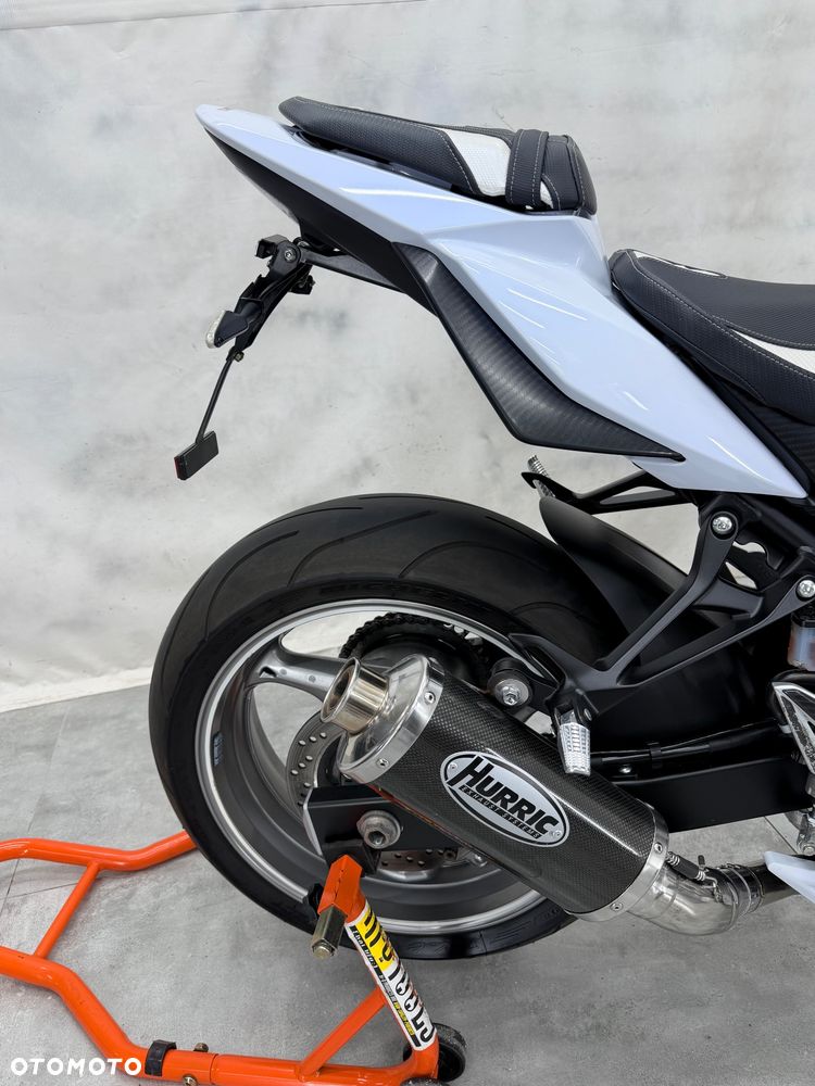 Suzuki GSR - 20