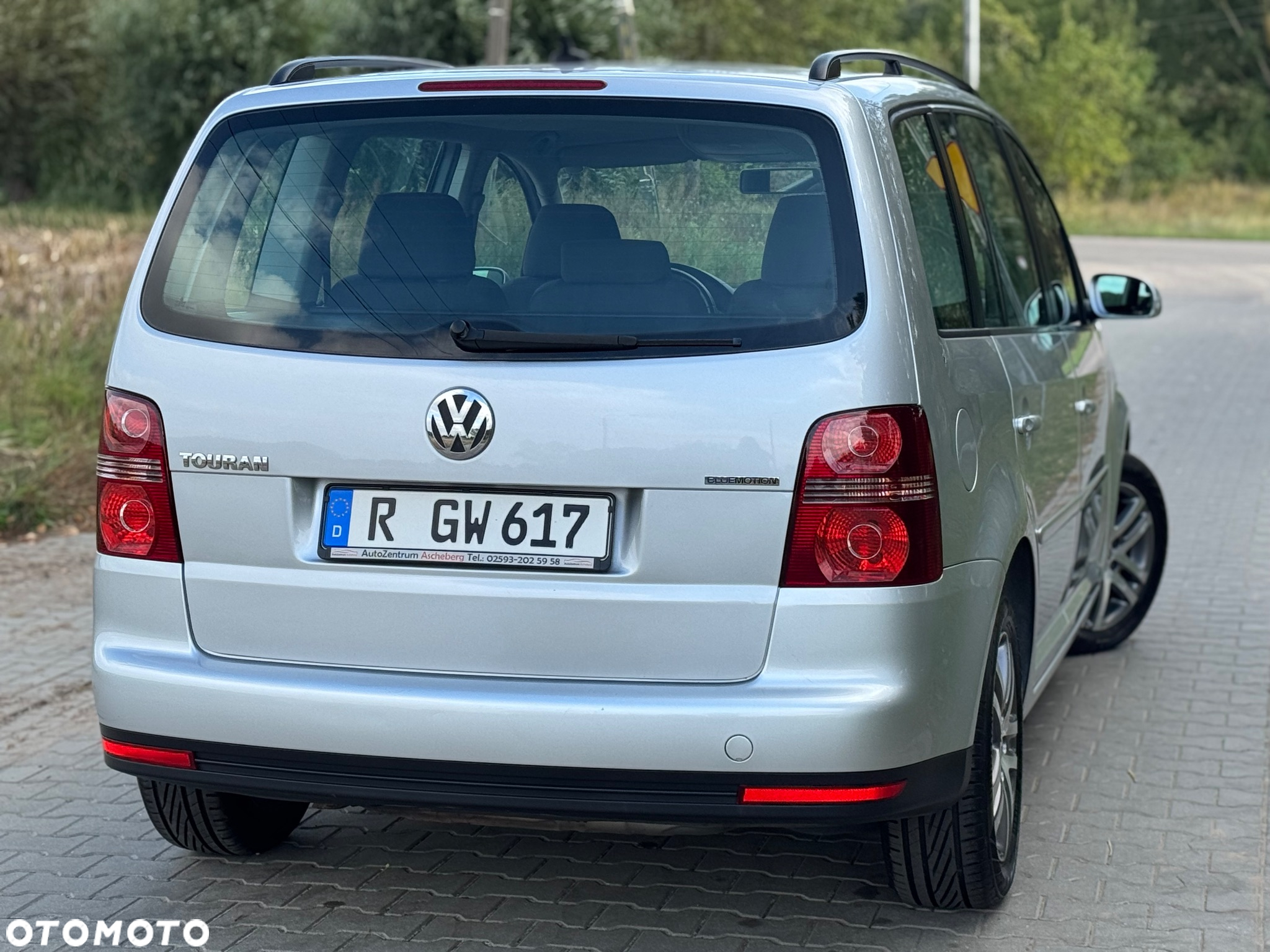 Volkswagen Touran 1.9 TDI DPF Blue Motion Highline - 16
