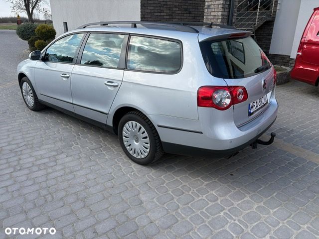 Volkswagen Passat 2.0 TDI DPF DSG Trendline - 7