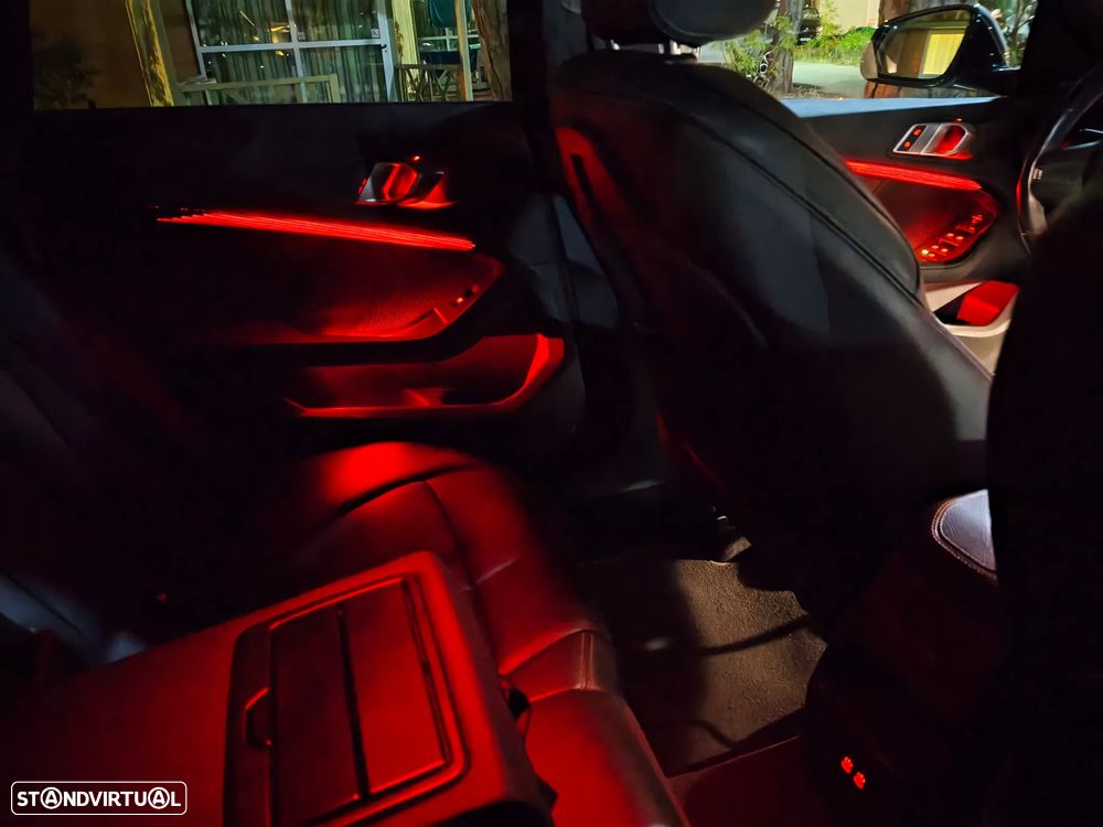 BMW 216 d Line Sport — fotografia 32