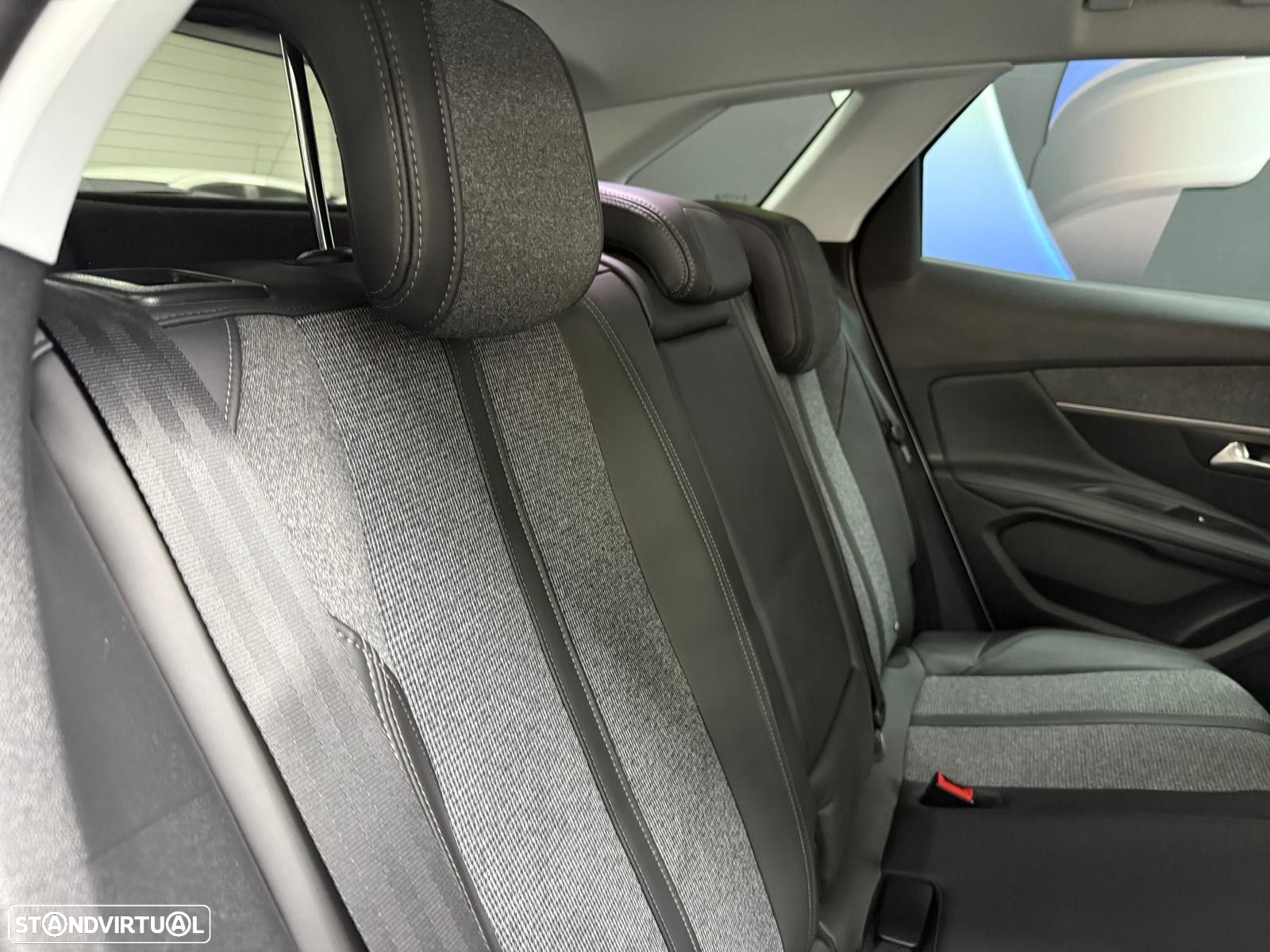 Peugeot 3008 1.5 BlueHDi Allure - 40