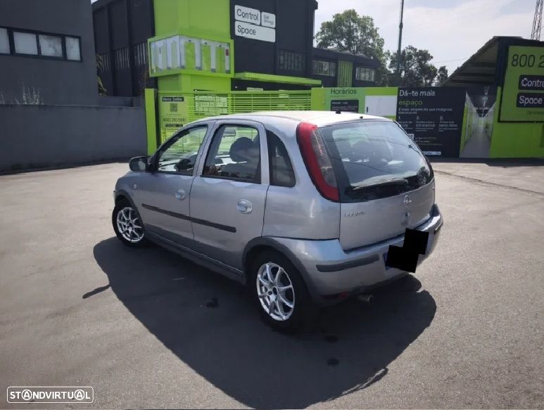 Opel Corsa 1.2 16V Cosmo - 4