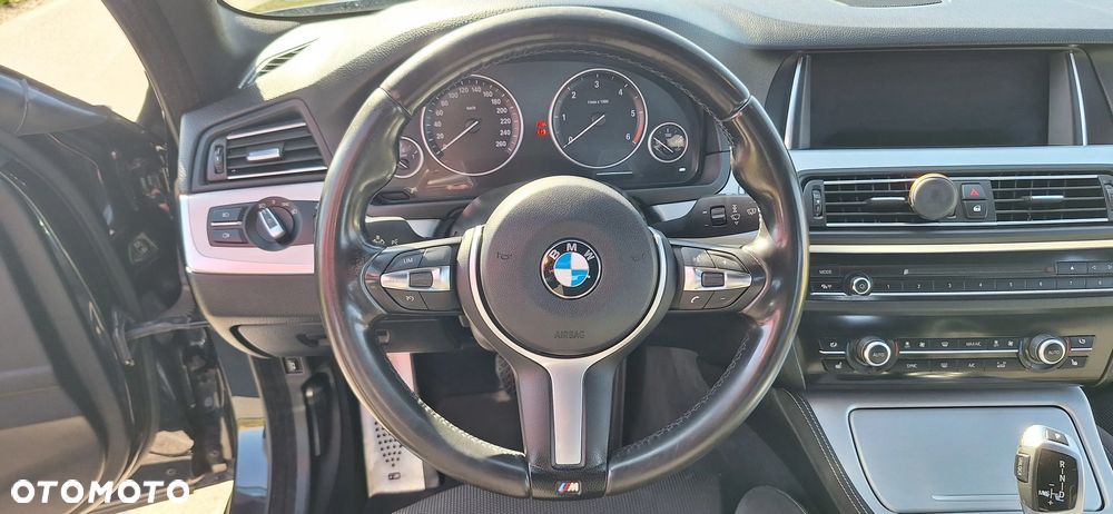 BMW Seria 5 520d Sport Line - 9