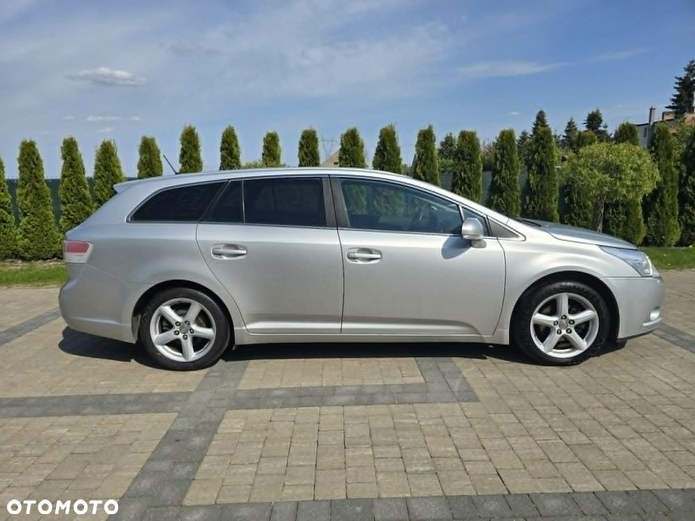 Toyota Avensis 2.0 D-4D 2010 - 4