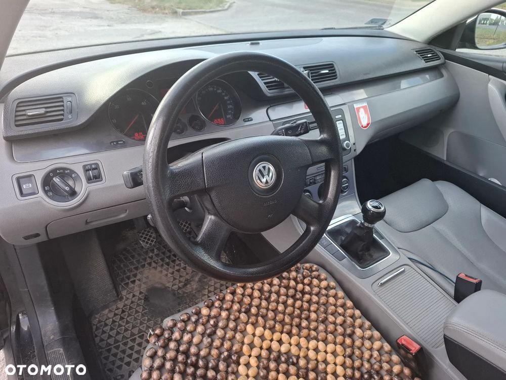 Volkswagen Passat 1.9 TDI Comfortline - 11