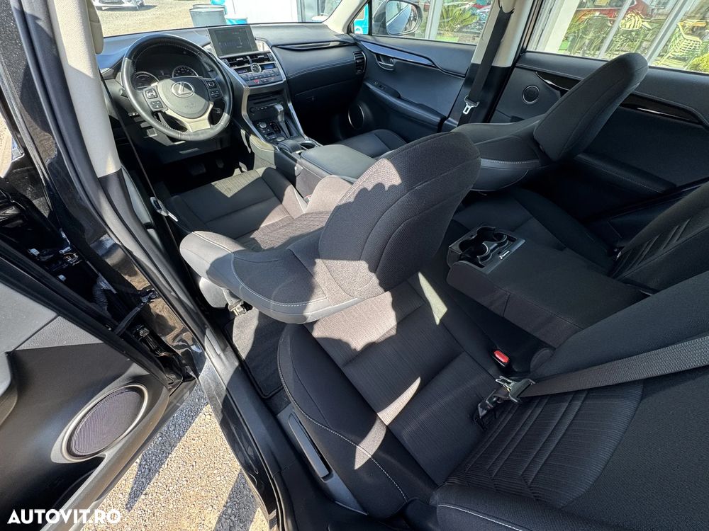 Lexus Seria NX 300h - 22