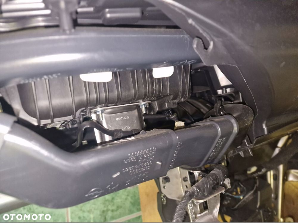 konsola airbag pasy komplet opel corsa f 2022 rok demontaż - 9