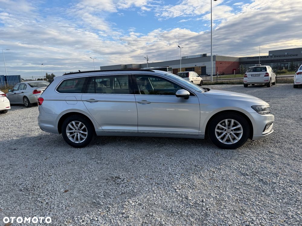 Volkswagen Passat 2022 photo 2