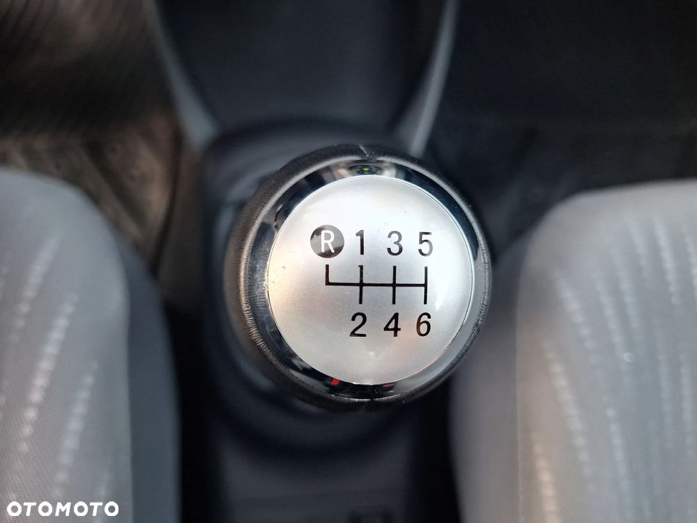 Toyota Yaris 1.33 Luna - 19
