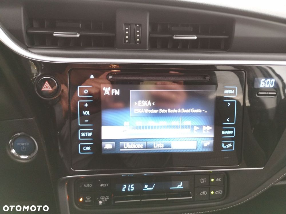 Toyota Auris Hybrid 135 Premium - 24