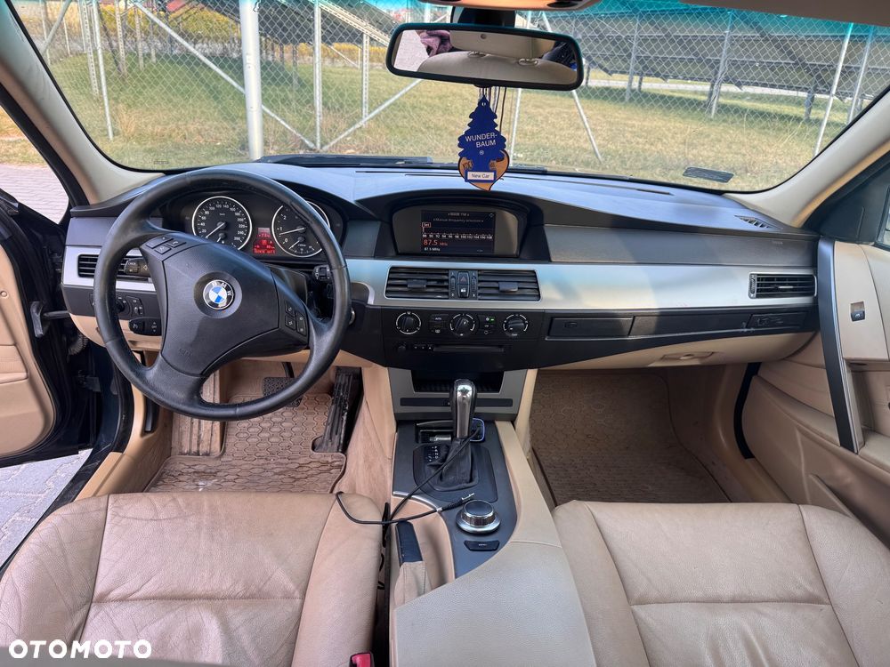 BMW Seria 5 523i - 3