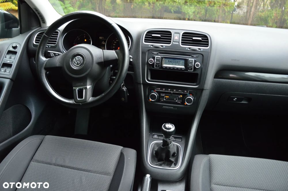 Volkswagen Golf - 28
