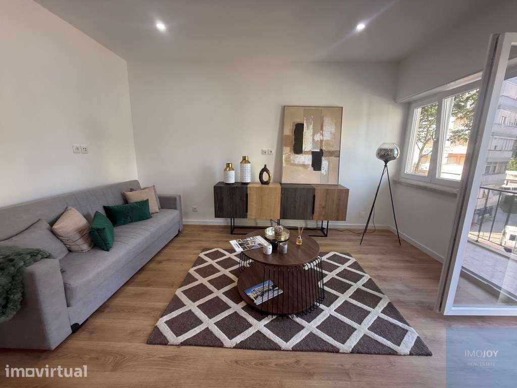 Apartamento T3 Renovado com Vista para Monsanto em Benfica - Grande imagem: 2/20