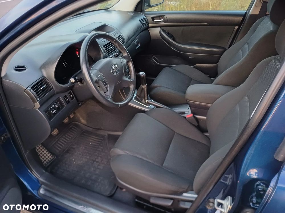 Toyota Avensis 2.0 D-4D Travel - 12