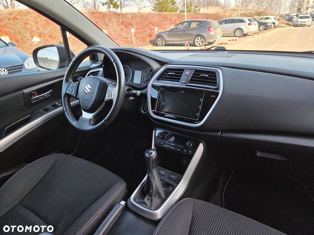 Suzuki SX4 S-Cross 1.0 T Premium - 10